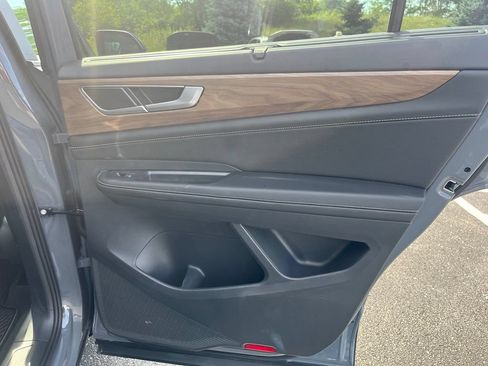 Used 2026 Volkswagen Atlas SE w/ Panoramic Sunroof Package FWD image 25