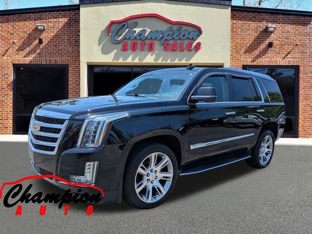 Used 2017 Cadillac Escalade Premium Luxury RWD image 9