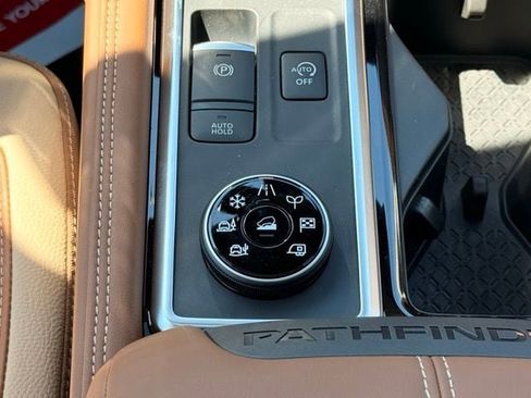 New 2026 Nissan Pathfinder Platinum AWD/4WD image 31