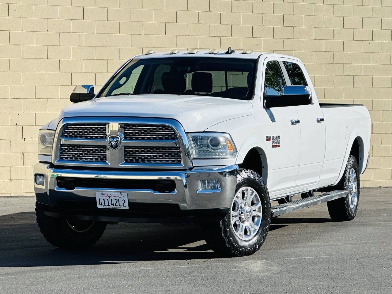 Used 2018 RAM 3500 Laramie w/ Convenience Group AWD/4WD image 5