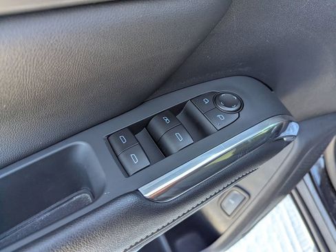 Used 2024 Chevrolet Traverse LT image 30