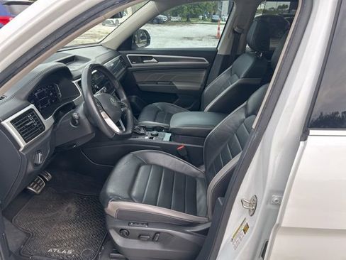 Used 2023 Volkswagen Atlas SEL Premium AWD/4WD image 5