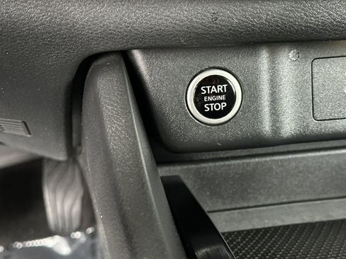 Used 2022 Nissan Rogue SV image 24