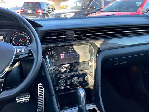 Used 2020 Volkswagen Passat 2.0T R-Line image 6