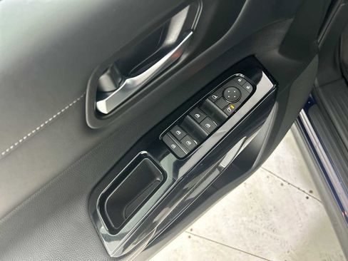 Used 2022 Nissan Pathfinder SV image 15