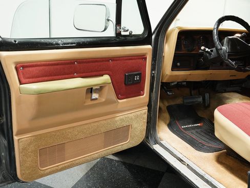 Used 1988 Dodge Ramcharger 2WD image 32