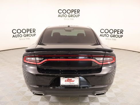 Used 2020 Dodge Charger SXT w/ Blacktop Package RWD image 21