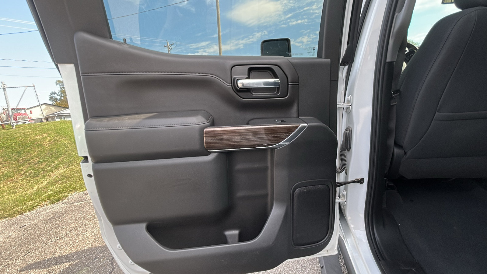 Used 2020 Chevrolet Silverado 1500 RST w/ True North Edition AWD/4WD image 15