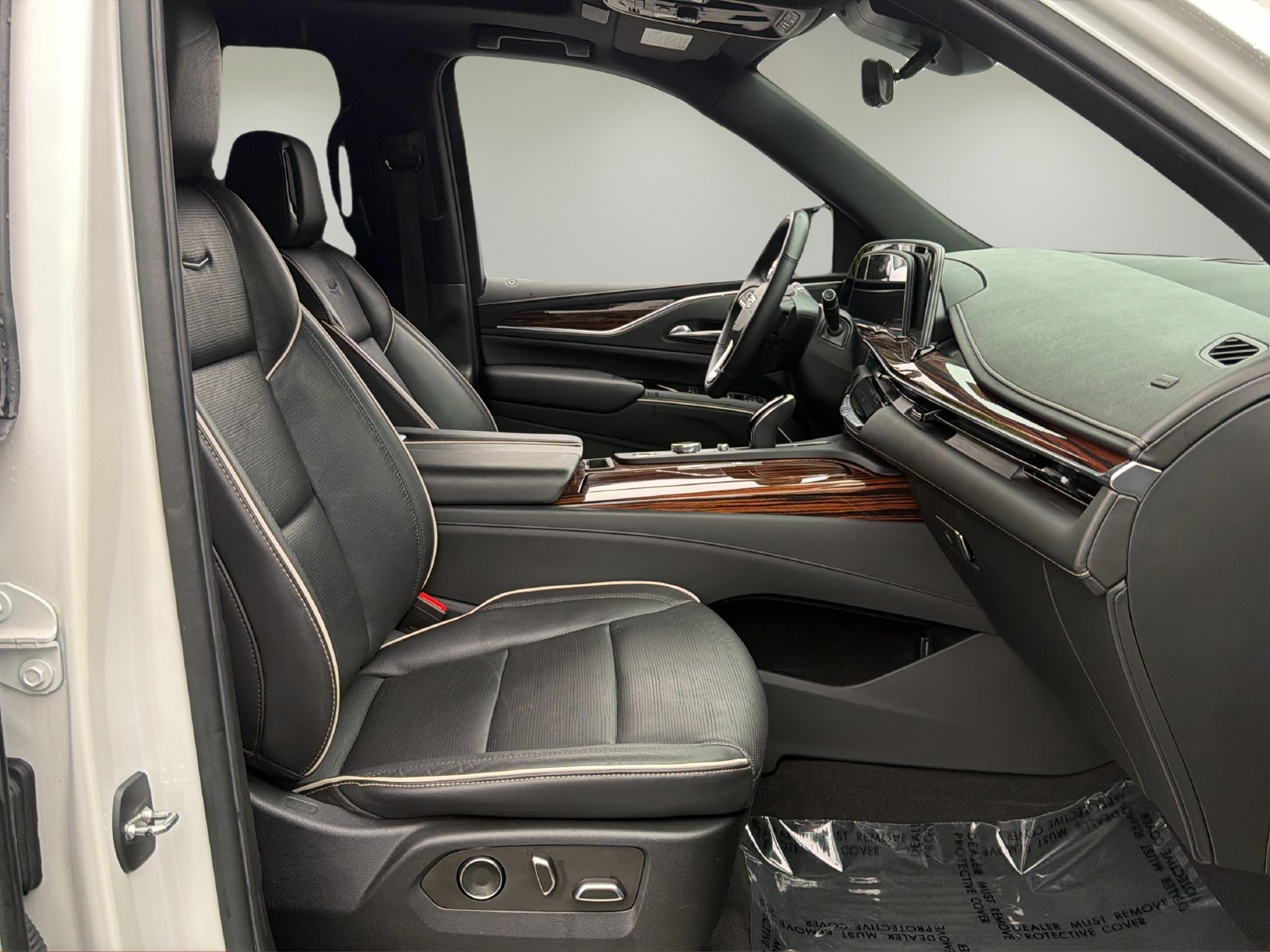 Used 2021 Cadillac Escalade ESV Premium Luxury AWD/4WD image 22