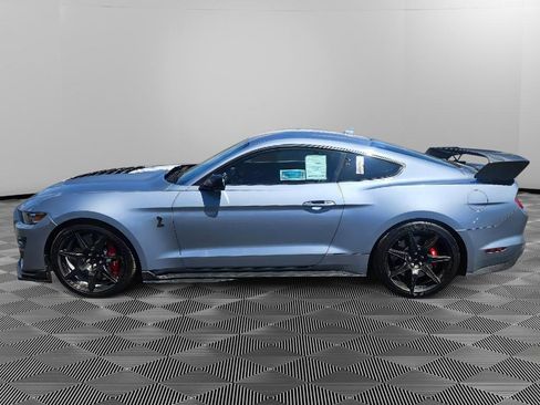 Used 2022 Ford Mustang Shelby GT500 w/ Carbon Fiber Track Pack RWD image 8