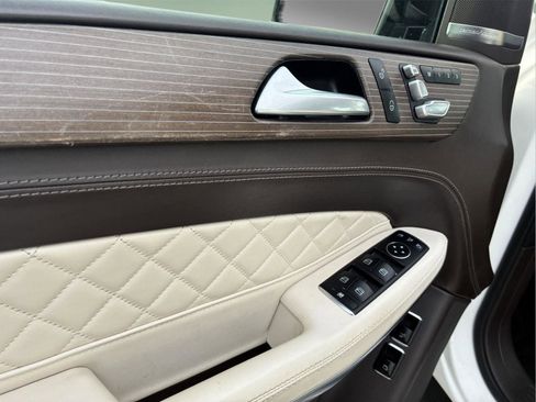 Used 2019 Mercedes-Benz GLS 550 4MATIC image 19