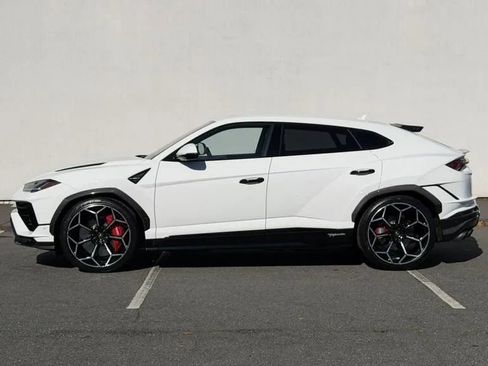 Used 2023 Lamborghini Urus Performante image 2