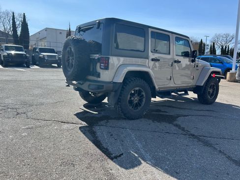 Certified 2016 Jeep Wrangler Unlimited Sahara image 17