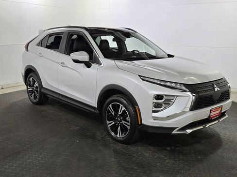 Used 2023 Mitsubishi Eclipse Cross SE image 1
