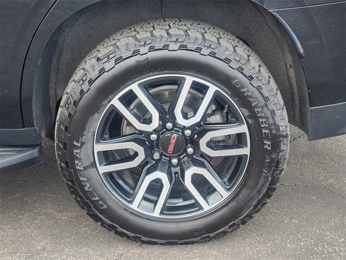 Used 2022 GMC Yukon AT4 image 5