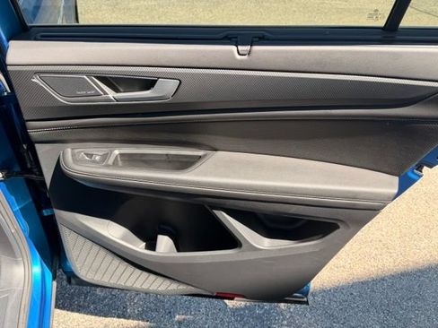 Certified 2024 Volkswagen Atlas Cross Sport SEL Premium R-Line AWD/4WD image 18