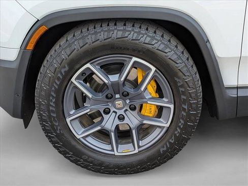 Used 2023 Rivian R1S Adventure image 9