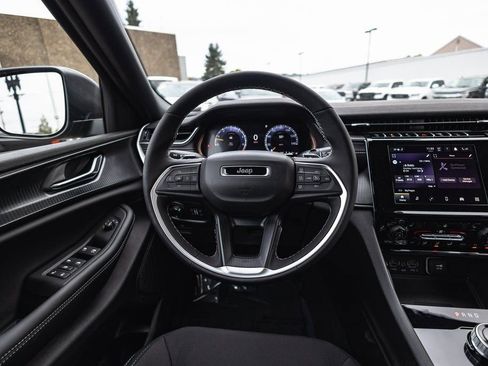 New 2025 Jeep Grand Cherokee Laredo X w/ Luxury Tech Group I AWD/4WD image 24