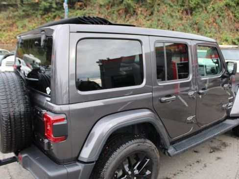 Used 2021 Jeep Wrangler Unlimited Sahara image 22