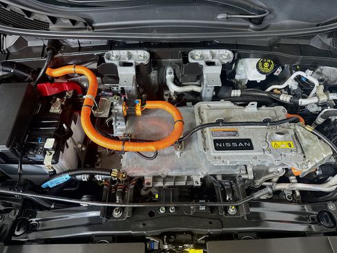 Used 2024 Nissan Ariya FWD image 33