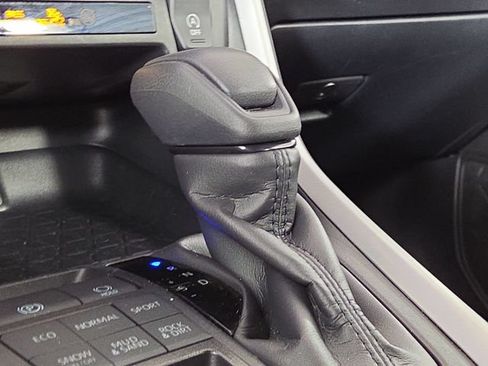 Used 2025 Toyota RAV4 XLE AWD/4WD image 20