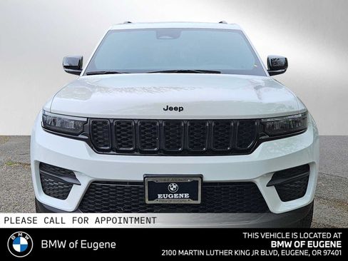 Used 2024 Jeep Grand Cherokee Altitude AWD/4WD image 8