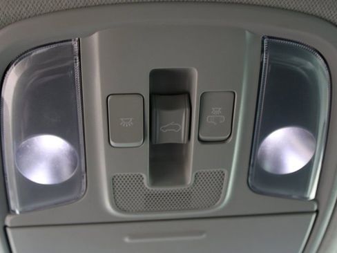 Used 2022 Kia Niro EX Premium image 21