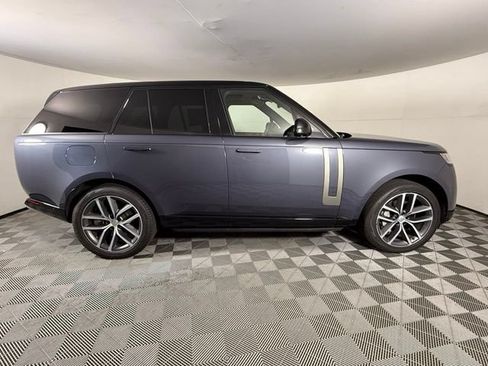 Used 2025 Land Rover Range Rover SE AWD/4WD image 11