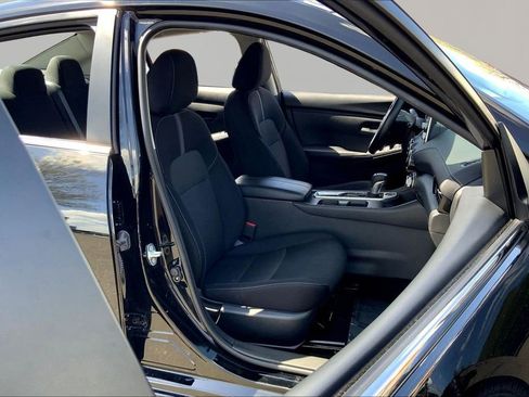 Used 2024 Nissan Sentra SV image 19