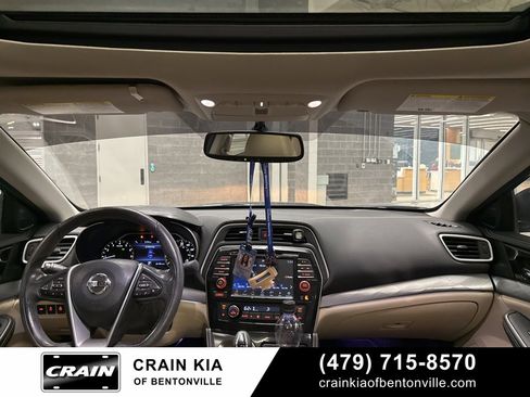 Used 2016 Nissan Maxima 3.5 SL w/ Interior Lighting Package image 13