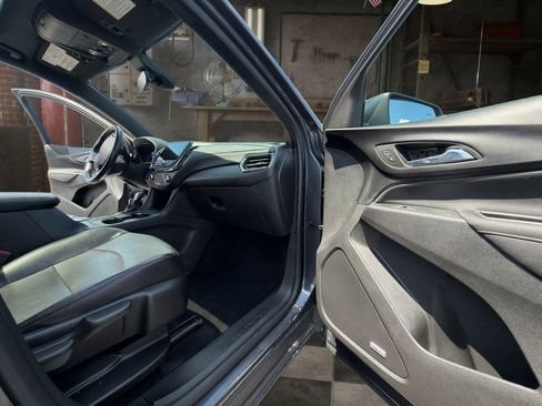 Certified 2022 Chevrolet Equinox RS w/ RS Leather Package FWD image 17