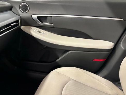 Used 2025 Hyundai Sonata SEL FWD image 16
