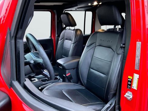 Used 2023 Jeep Wrangler Unlimited Sahara w/ Cold Weather Group image 20