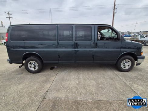 Used 2017 Chevrolet Express 3500 LT w/ LT Preferred Equipment Group image 7