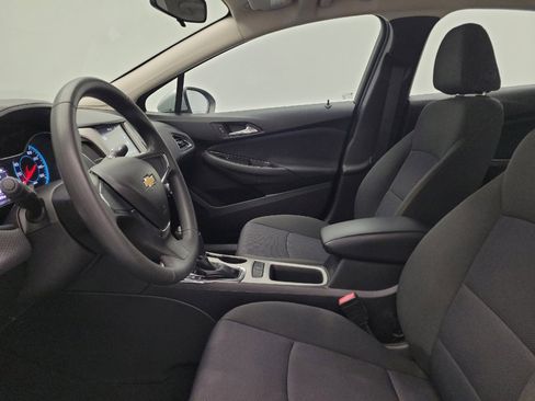 Used 2018 Chevrolet Cruze LS FWD image 17