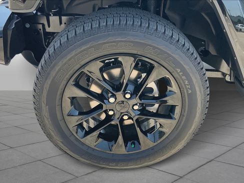 Used 2022 Jeep Gladiator Overland AWD/4WD image 21