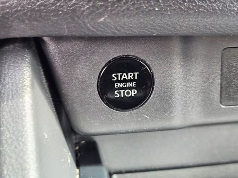 Used 2024 Nissan Rogue S FWD image 15