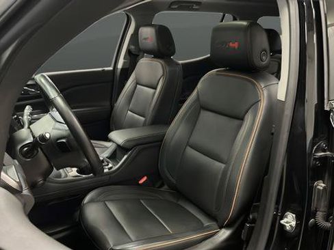 Used 2022 GMC Acadia AT4 w/ Technology Package AWD/4WD image 10