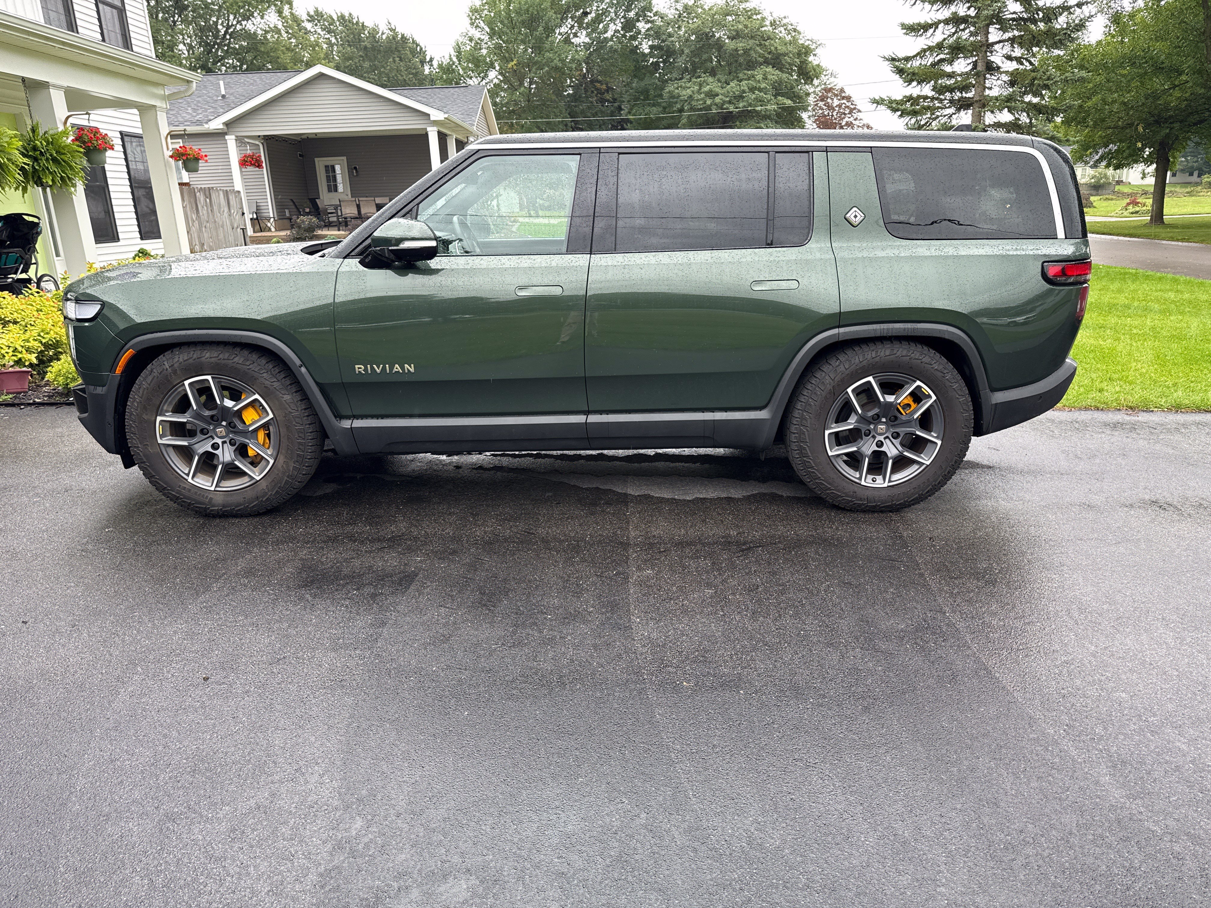 Used 2023 Rivian R1S Adventure Quad AWD/4WD image 9