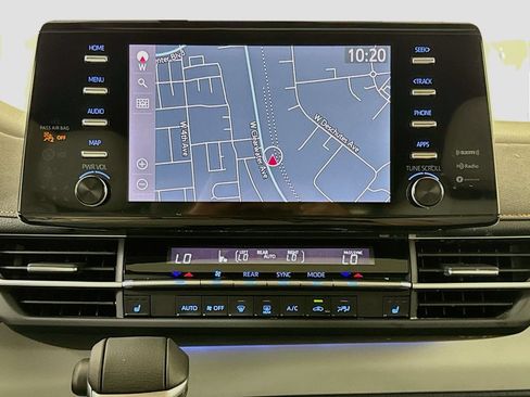 Used 2024 Toyota Sienna XSE AWD/4WD image 16