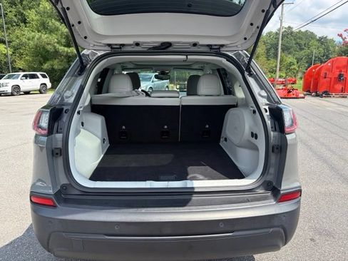 Used 2021 Jeep Cherokee Latitude Plus w/ Sun & Sound Group AWD/4WD image 20