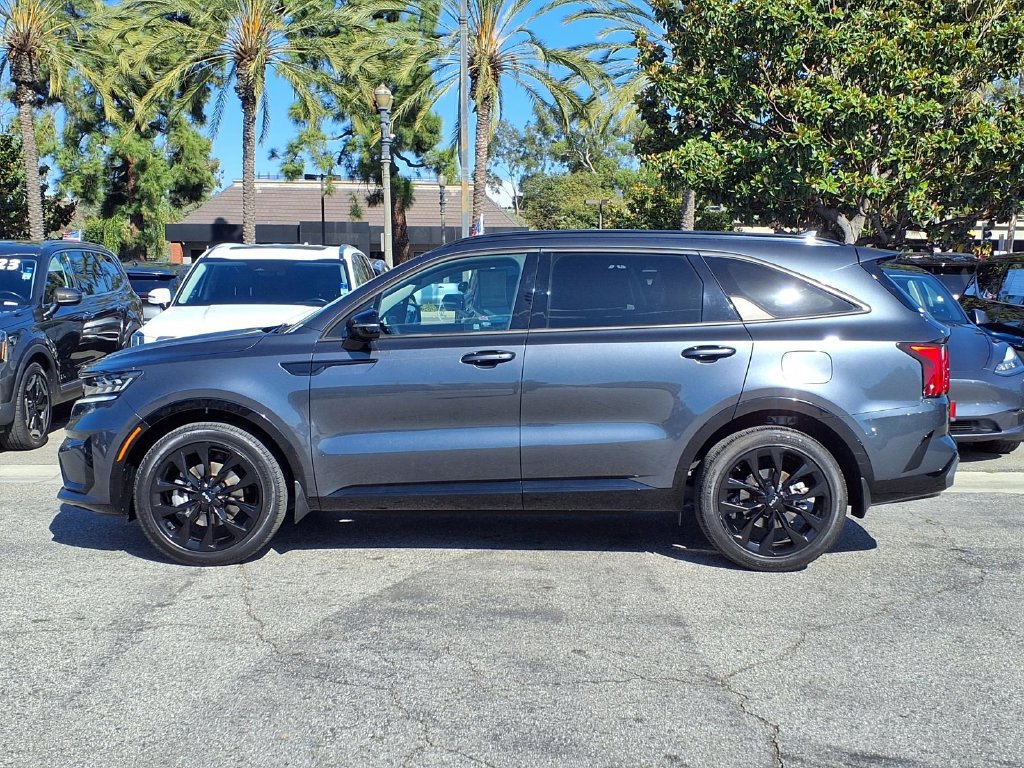 Certified 2023 Kia Sorento SX FWD image 3