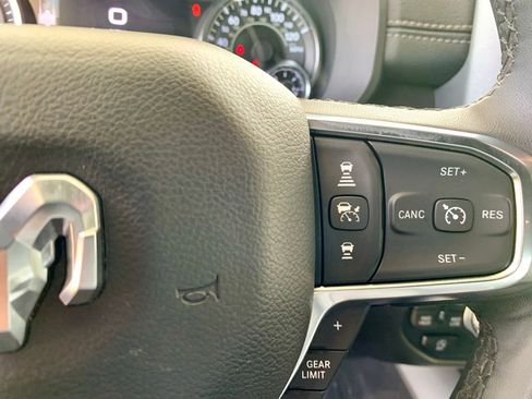 Used 2025 RAM 1500 Laramie AWD/4WD image 33