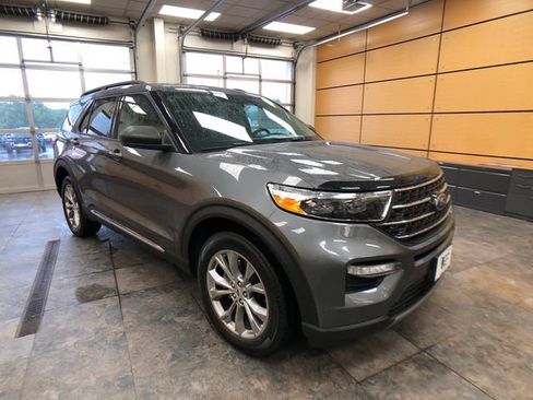 Certified 2023 Ford Explorer XLT w/ Equipment Group 202A AWD/4WD image 1