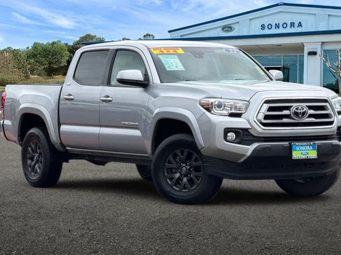 Used 2022 Toyota Tacoma 4x4 Double Cab image 2