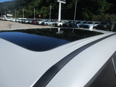 Used 2023 Mitsubishi Outlander SE AWD/4WD image 11