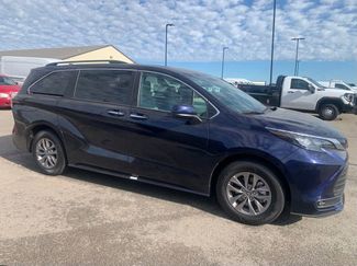Used 2026 Toyota Sienna XLE video 1