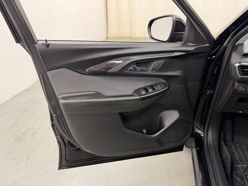 Used 2021 Chevrolet TrailBlazer LT w/ Convenience Package FWD image 17