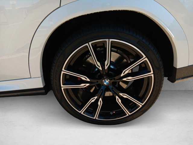 Used 2025 BMW X6 M60i AWD/4WD image 23