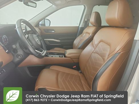 Used 2023 Nissan Pathfinder Platinum w/ Cargo Package image 19